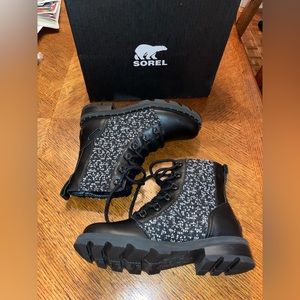 Sorel Women's BRAND NEW Lennox Lace Cozy Waterproof Boot Black WOMENS SIZE 6.5